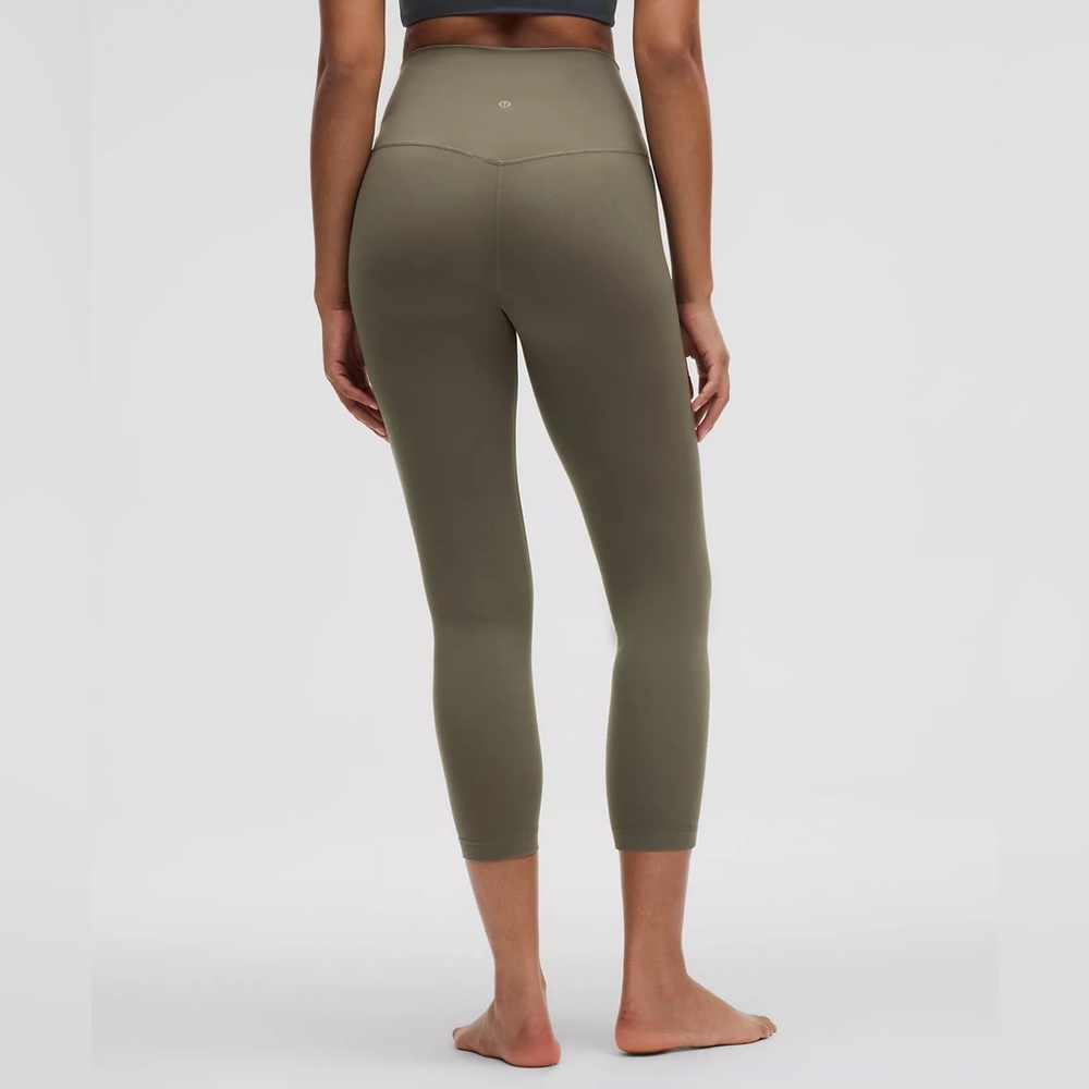 Lululemon Align Capri Leggings in a shade of green (olive/army) size 16 - Picture 12 of 12